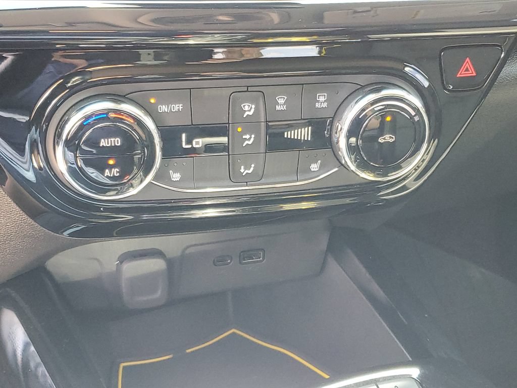 Used 2025 Chevrolet Trax ACTIV w/ Driver Confidence Package FWD image 18