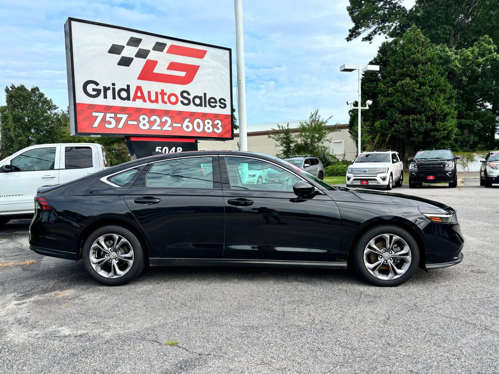 Used 2024 Honda Accord EX image 2