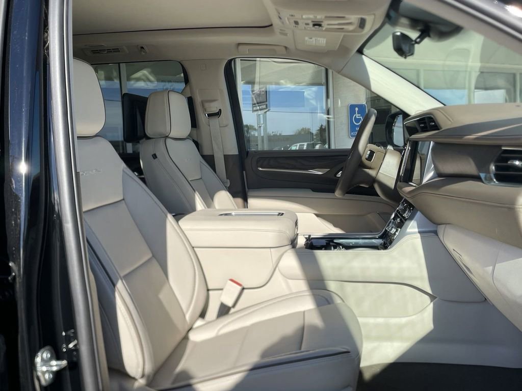 New 2024 GMC Yukon Denali w/ Denali Reserve Package image 38
