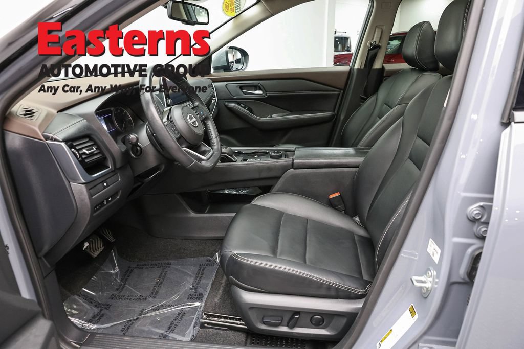 Used 2023 Nissan Rogue SL AWD/4WD image 14