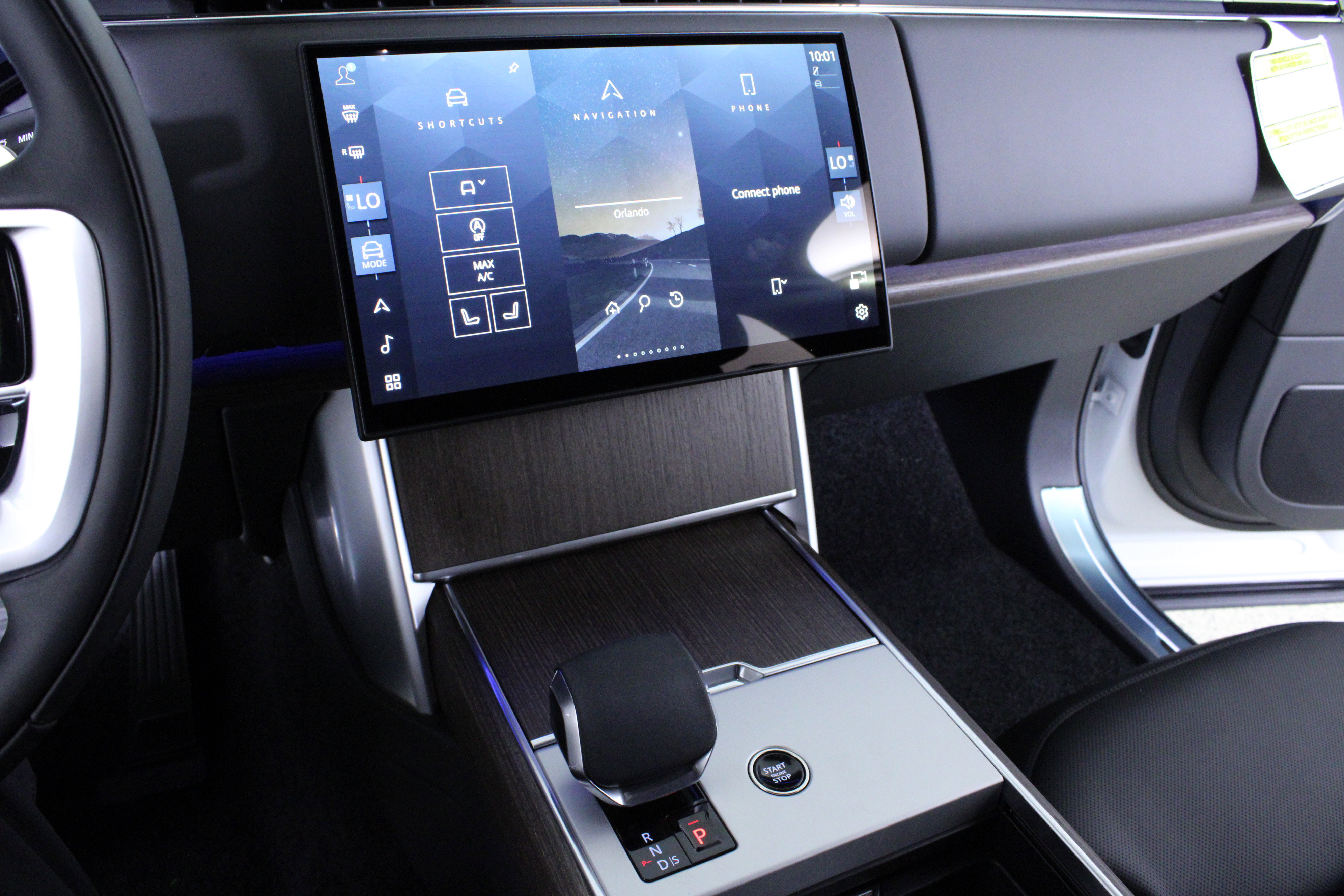 New 2026 Land Rover Range Rover SE image 19