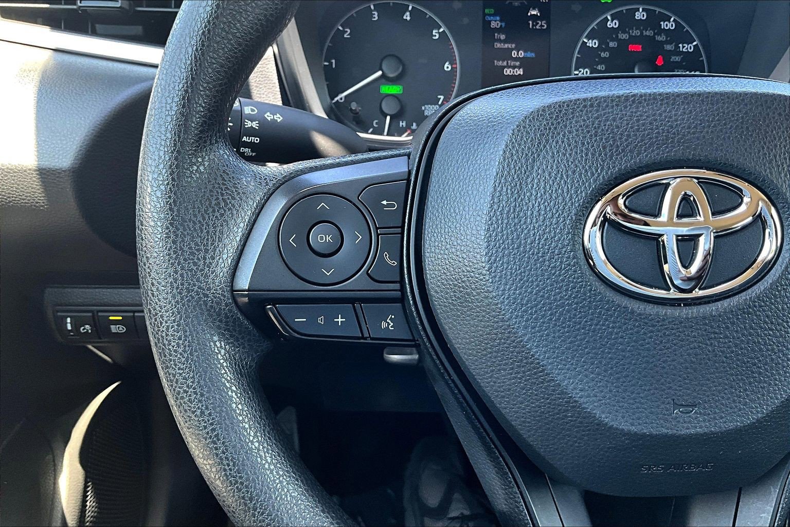 Used 2023 Toyota Corolla LE w/ Carpet Mat Package (TMS) FWD image 19