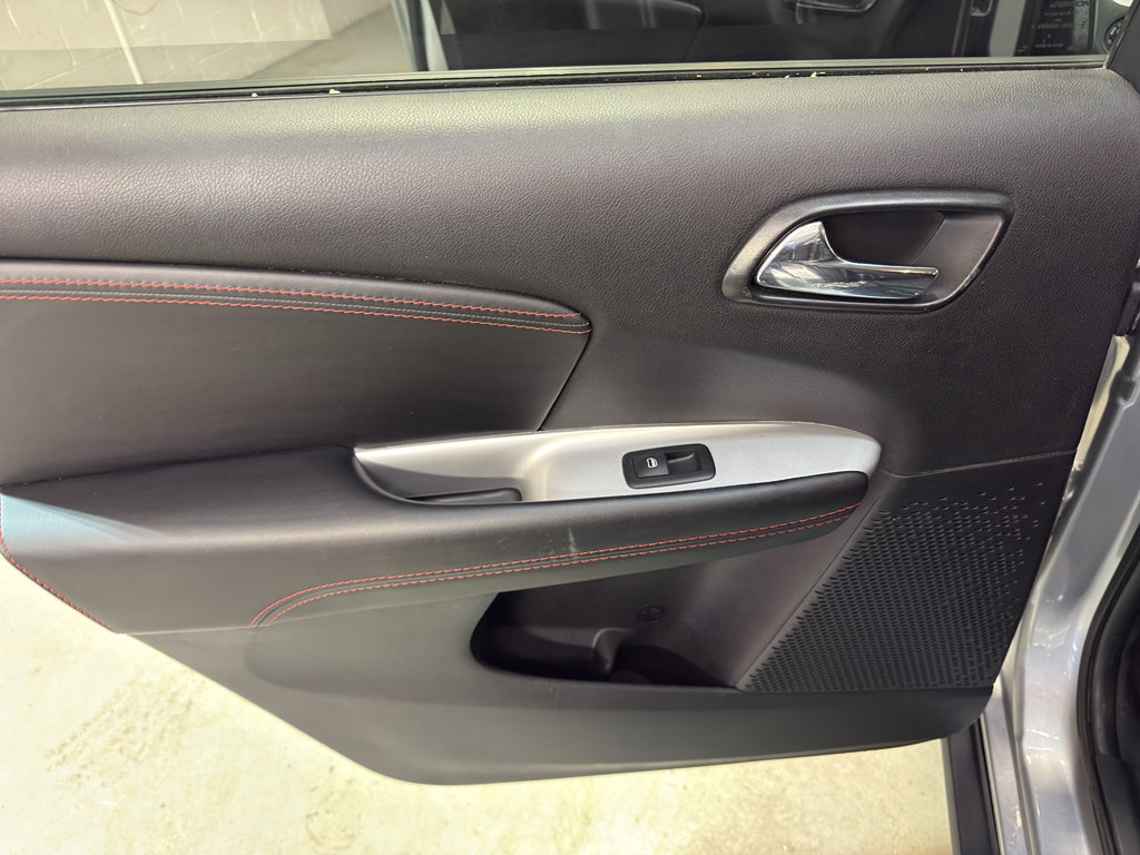 Used 2018 Dodge Journey SE w/ Popular Equipment Group FWD image 26