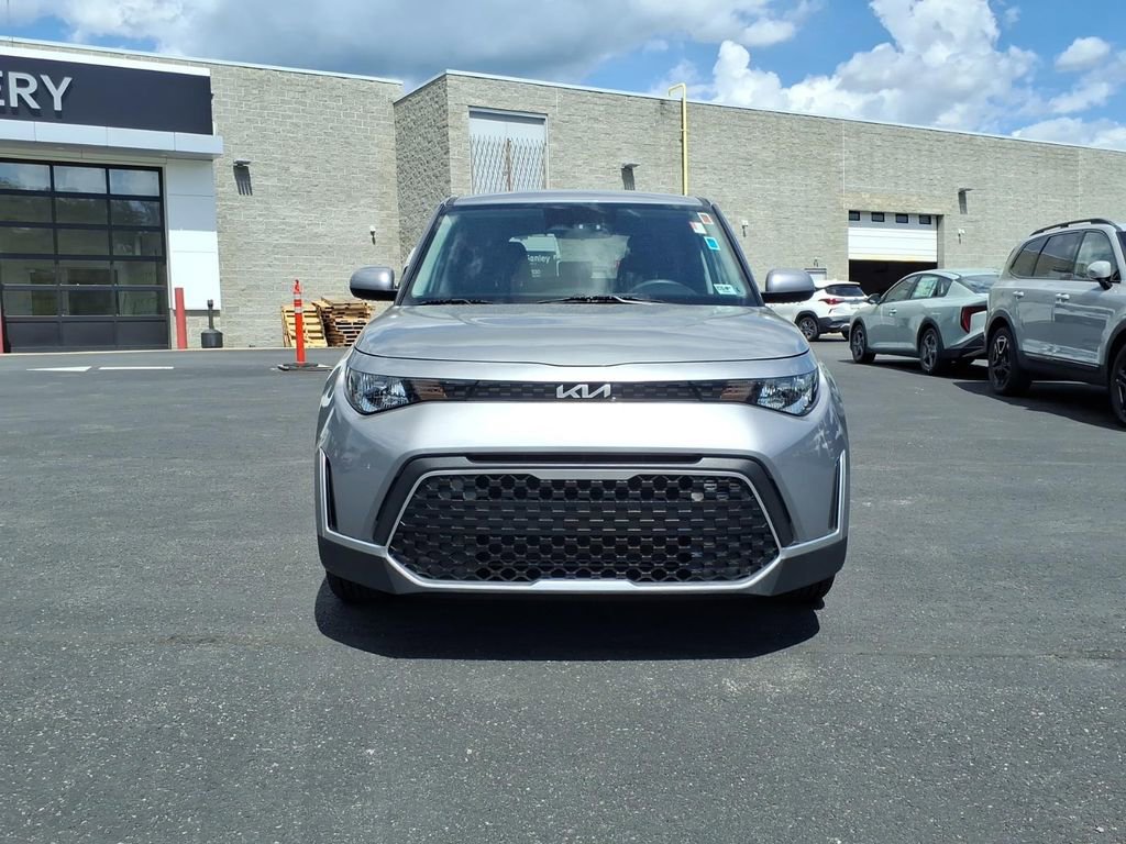 Used 2023 Kia Soul LX w/ LX Technology Package FWD image 4