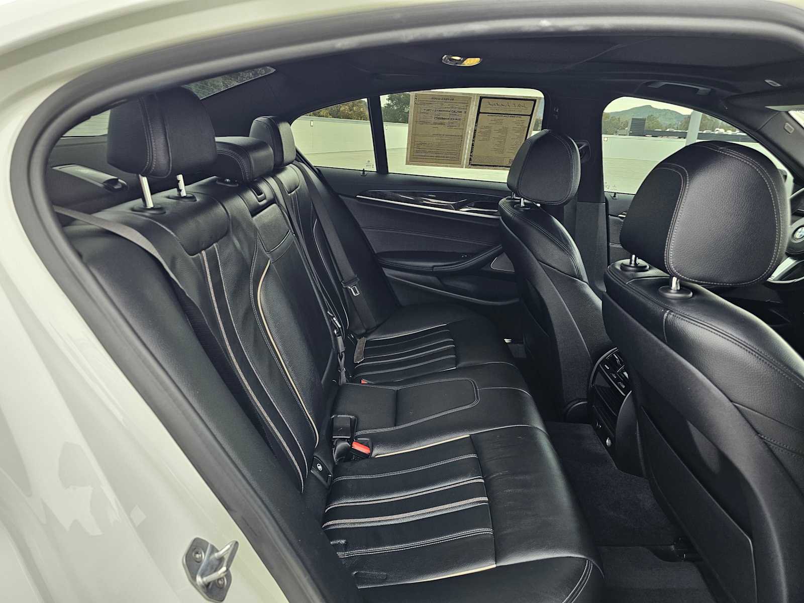 Used 2019 BMW 530e w/ M Sport Package image 12