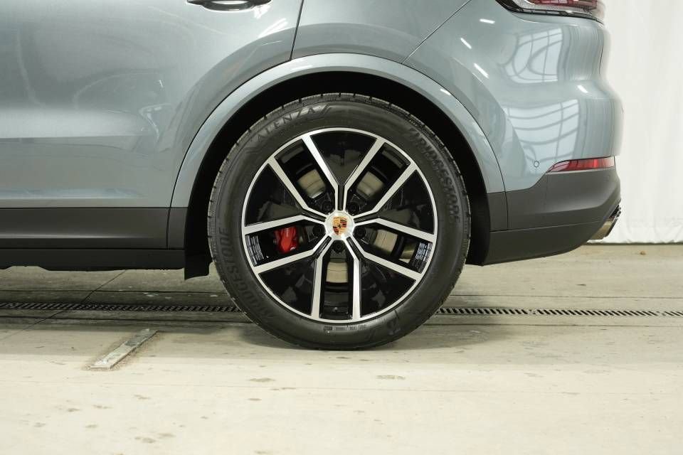 New 2026 Porsche Cayenne S image 45