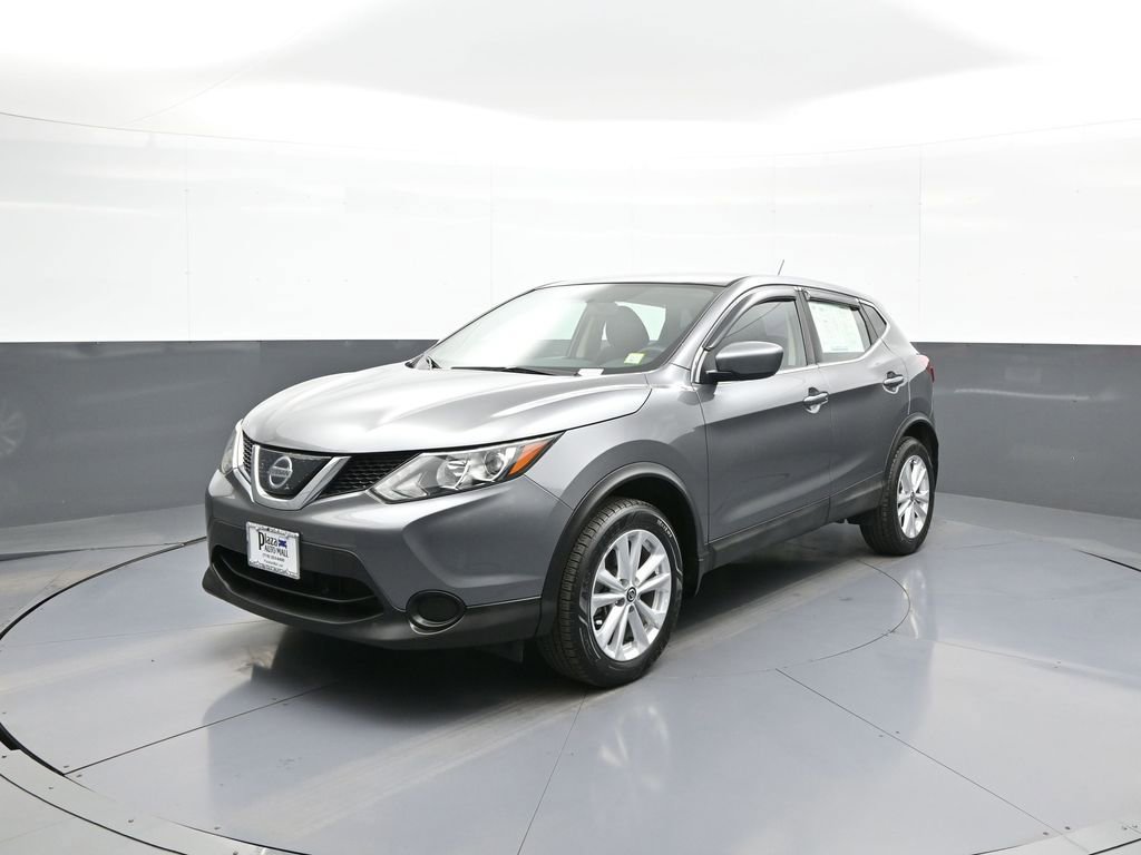 Used 2019 Nissan Rogue Sport S w/ Appearance Package FWD image 1