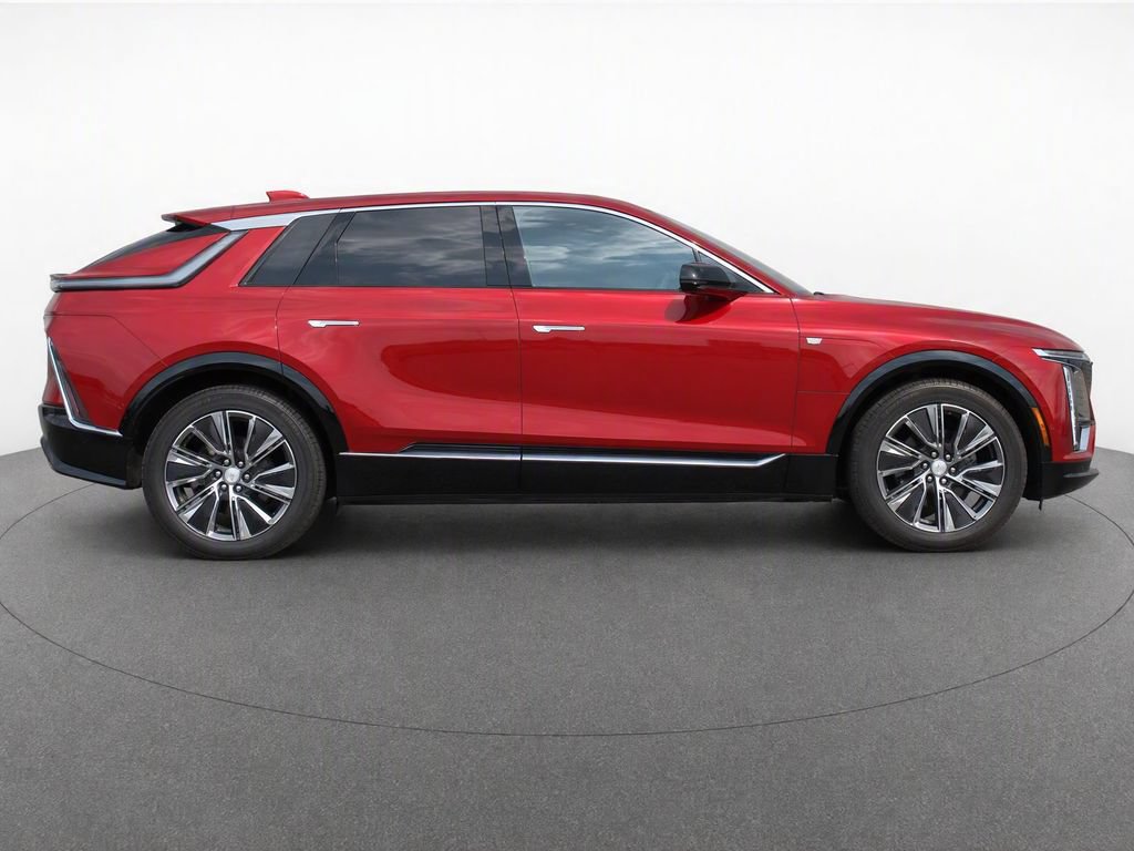 New 2025 Cadillac Lyriq Luxury w/ LPO, Floor Liner Package AWD/4WD image 8