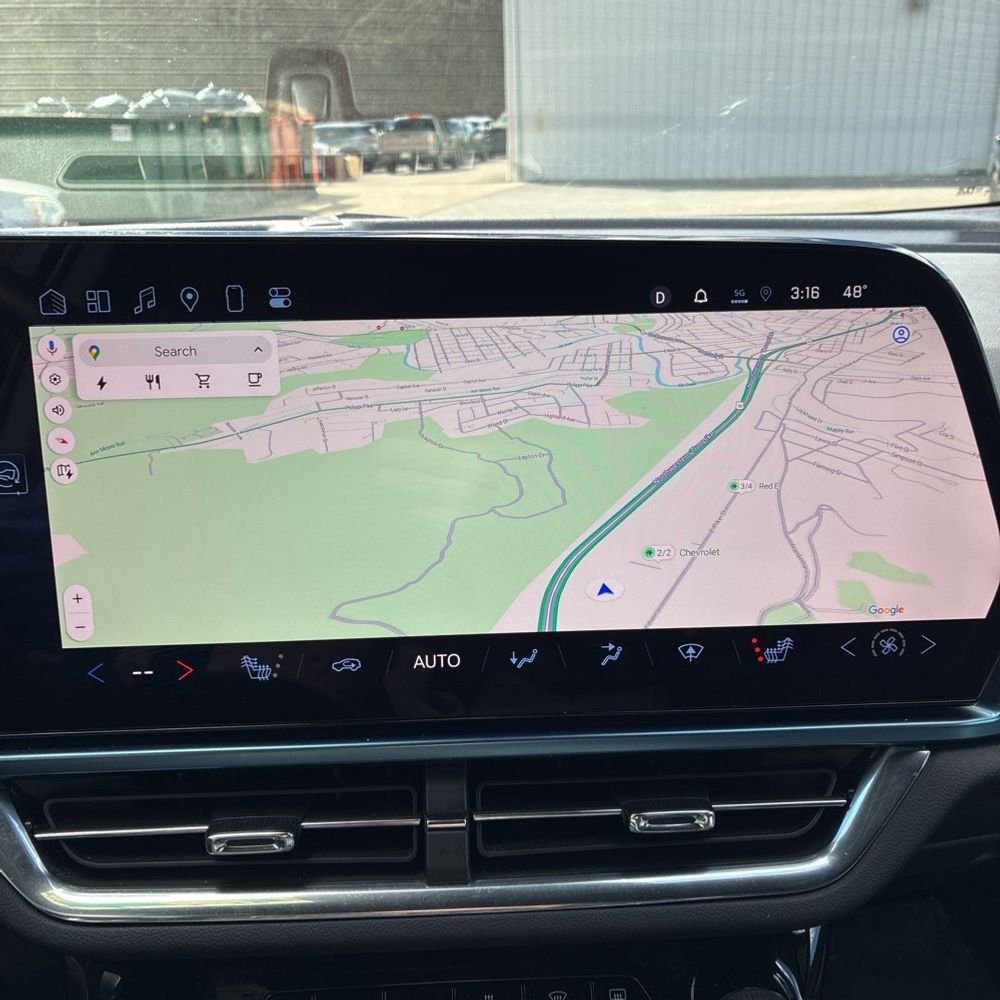 Used 2025 Chevrolet Equinox EV LT w/ Convenience Package image 18