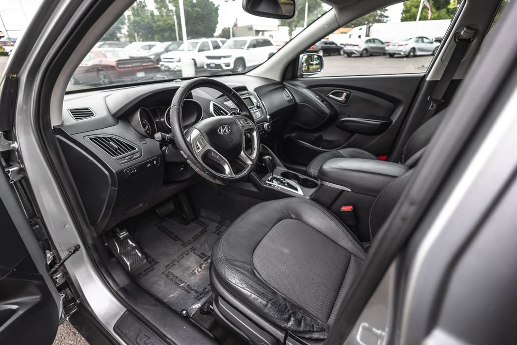 Used 2011 Hyundai Tucson GLS FWD image 13