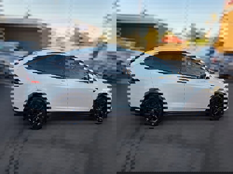 Used 2022 Tesla Model X image 7