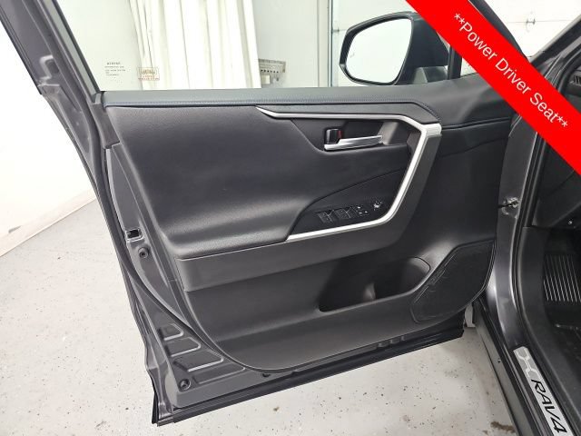 Used 2022 Toyota RAV4 XSE w/ XSE Grade Weather Package AWD/4WD image 12