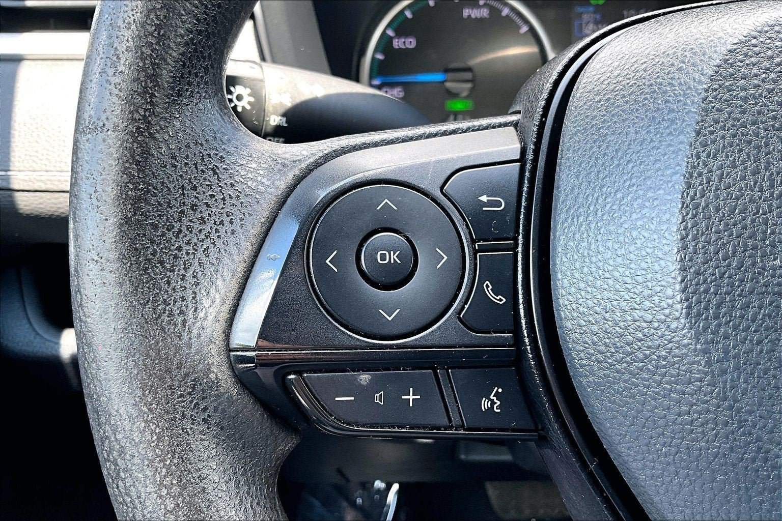Used 2022 Toyota RAV4 LE AWD/4WD image 17