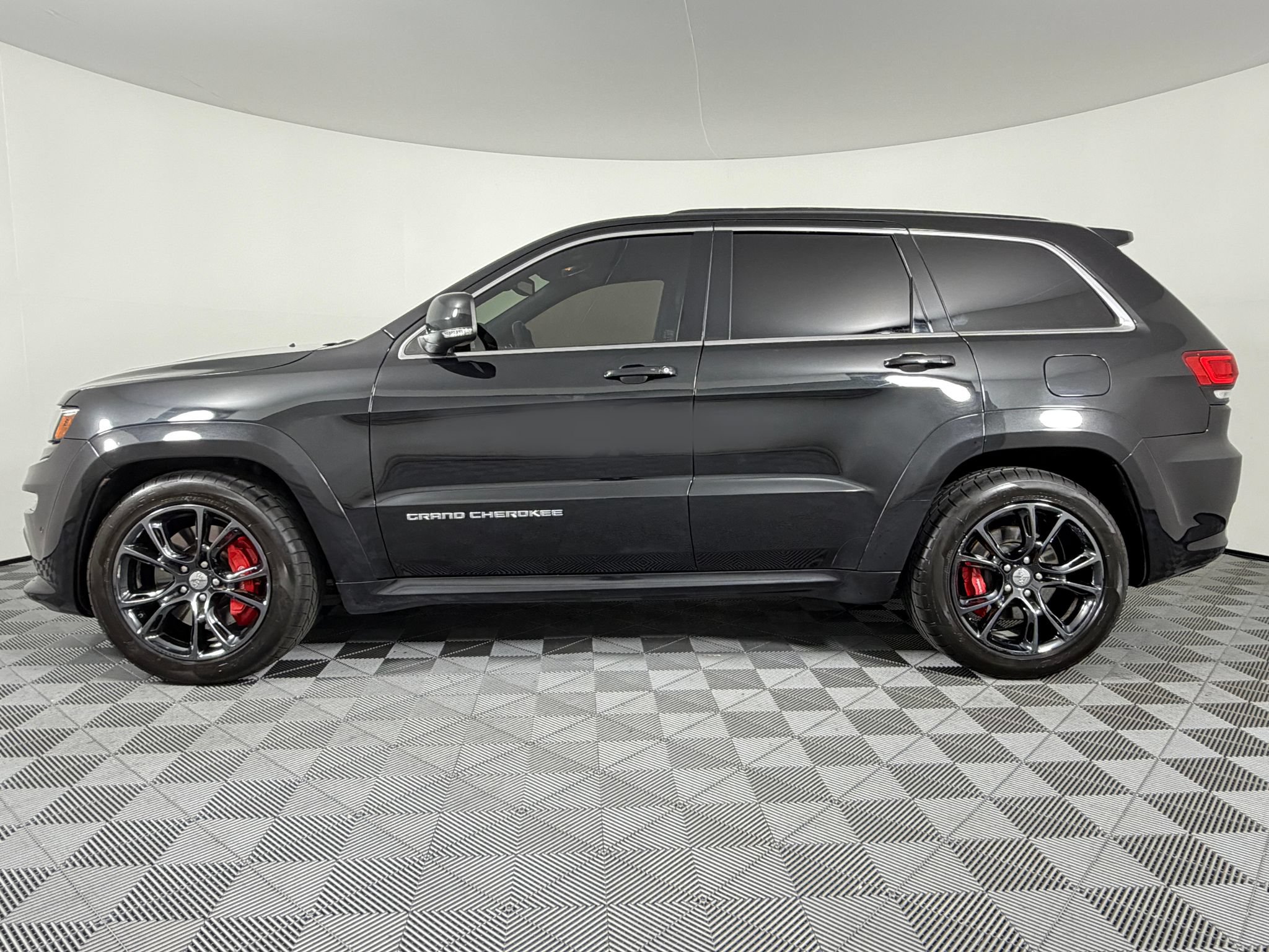 Used 2014 Jeep Grand Cherokee SRT8 w/ Luxury Group II AWD/4WD image 13