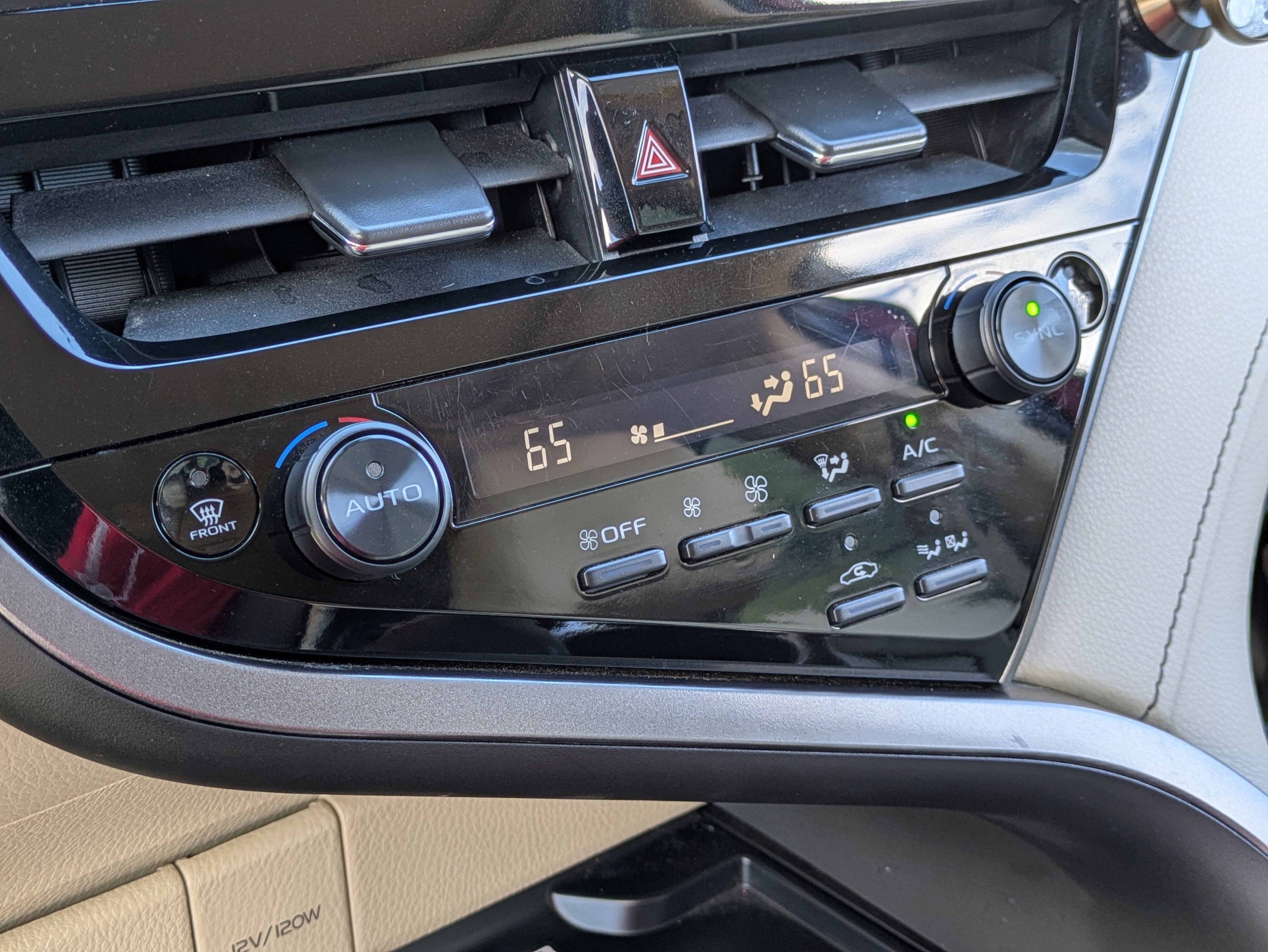 Used 2022 Toyota Camry XLE w/ Navigation Upgrade Package FWD image 24