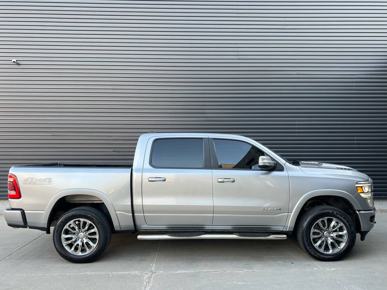 Used 2020 RAM 1500 Laramie w/ Sport Appearance Package AWD/4WD image 10