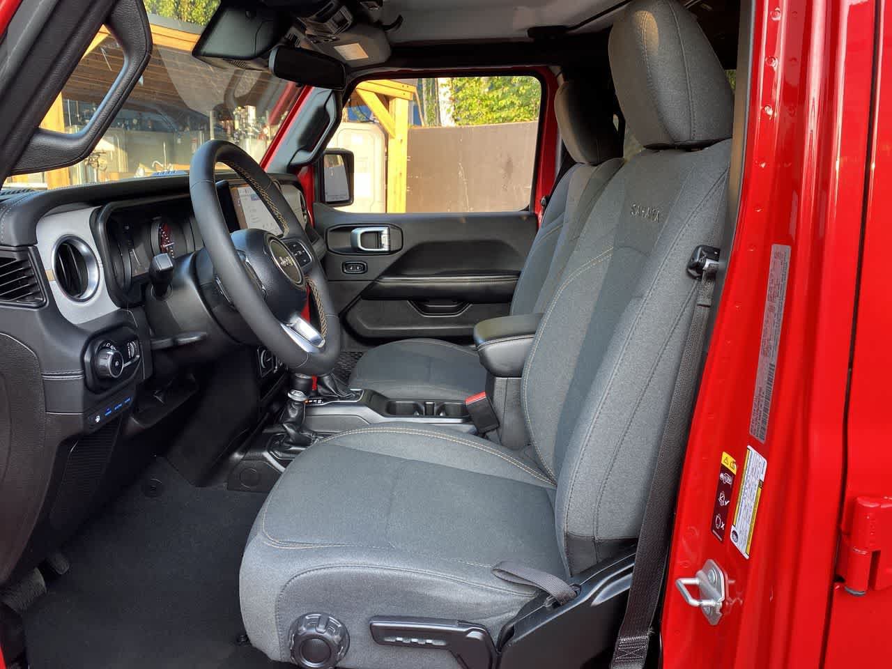 Used 2024 Jeep Wrangler Unlimited Sahara AWD/4WD image 13