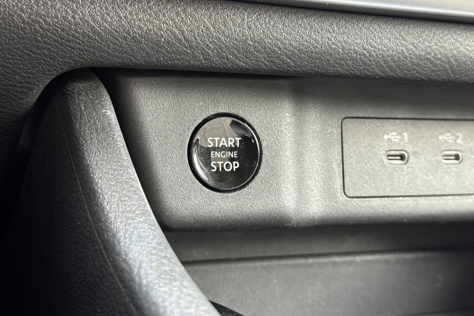Used 2025 Nissan Rogue SV AWD/4WD image 17