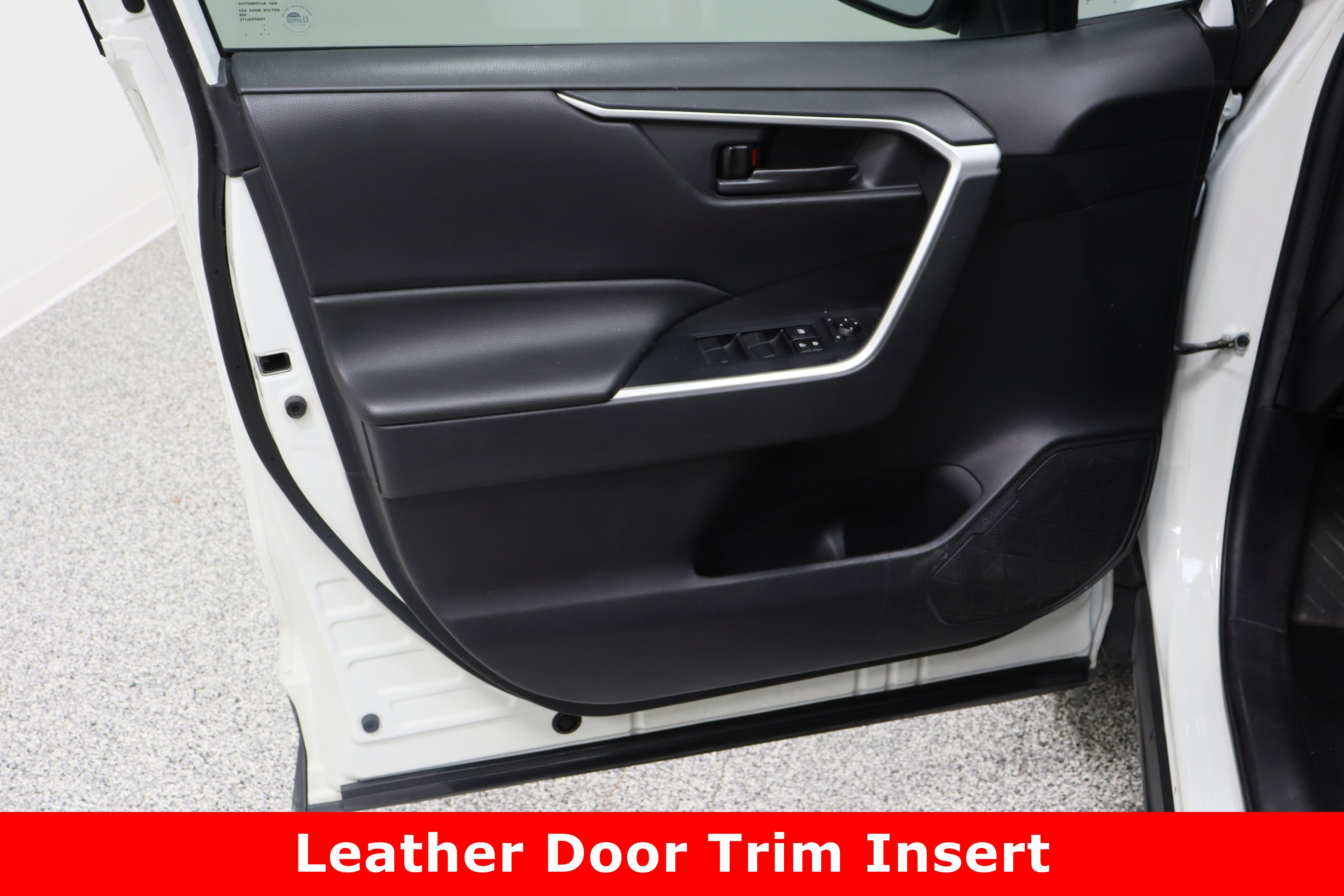 Used 2021 Toyota RAV4 LE w/ Carpet Mat Package (TMS) image 12