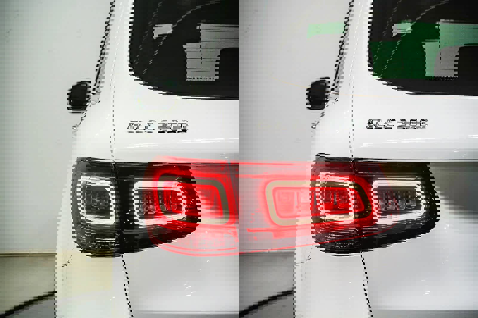 Used 2022 Mercedes-Benz GLC 300 image 9