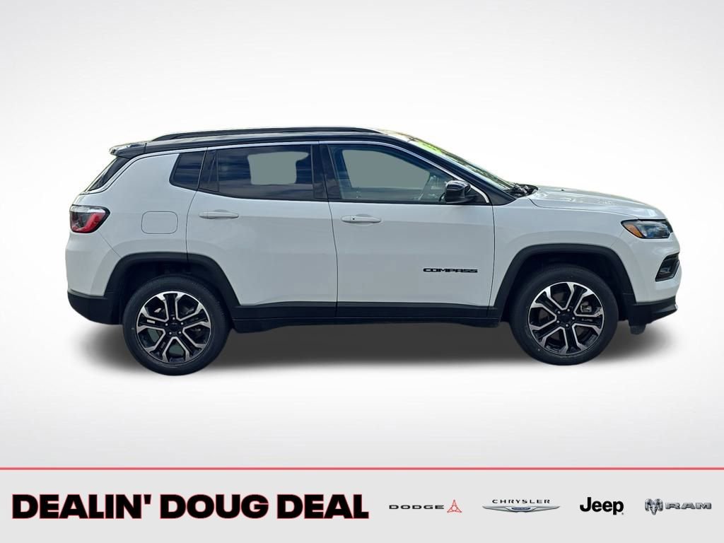 Used 2023 Jeep Compass Limited image 7