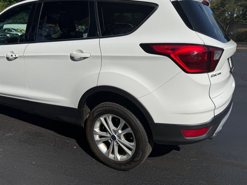 Used 2019 Ford Escape SEL AWD/4WD image 29