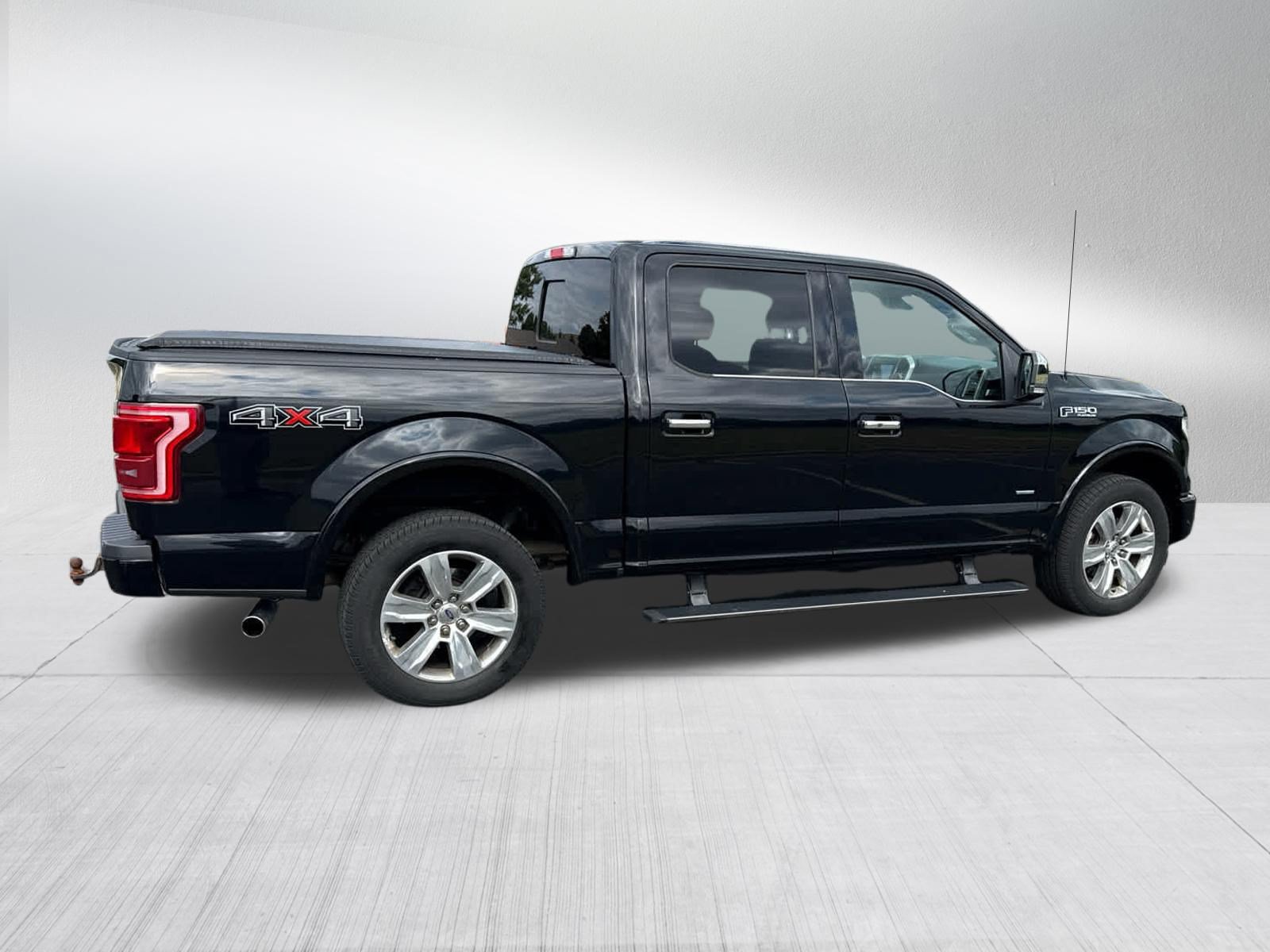 Used 2017 Ford F150 Platinum w/ Equipment Group 701A Luxury AWD/4WD image 11