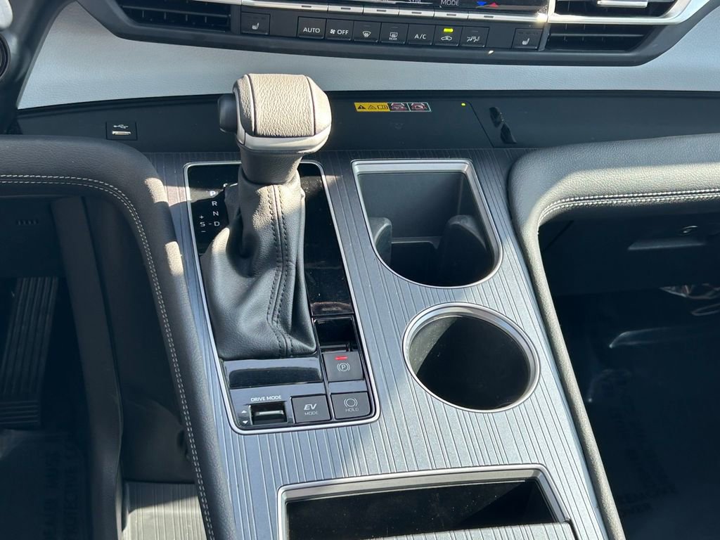 Used 2025 Toyota Sienna XLE image 22