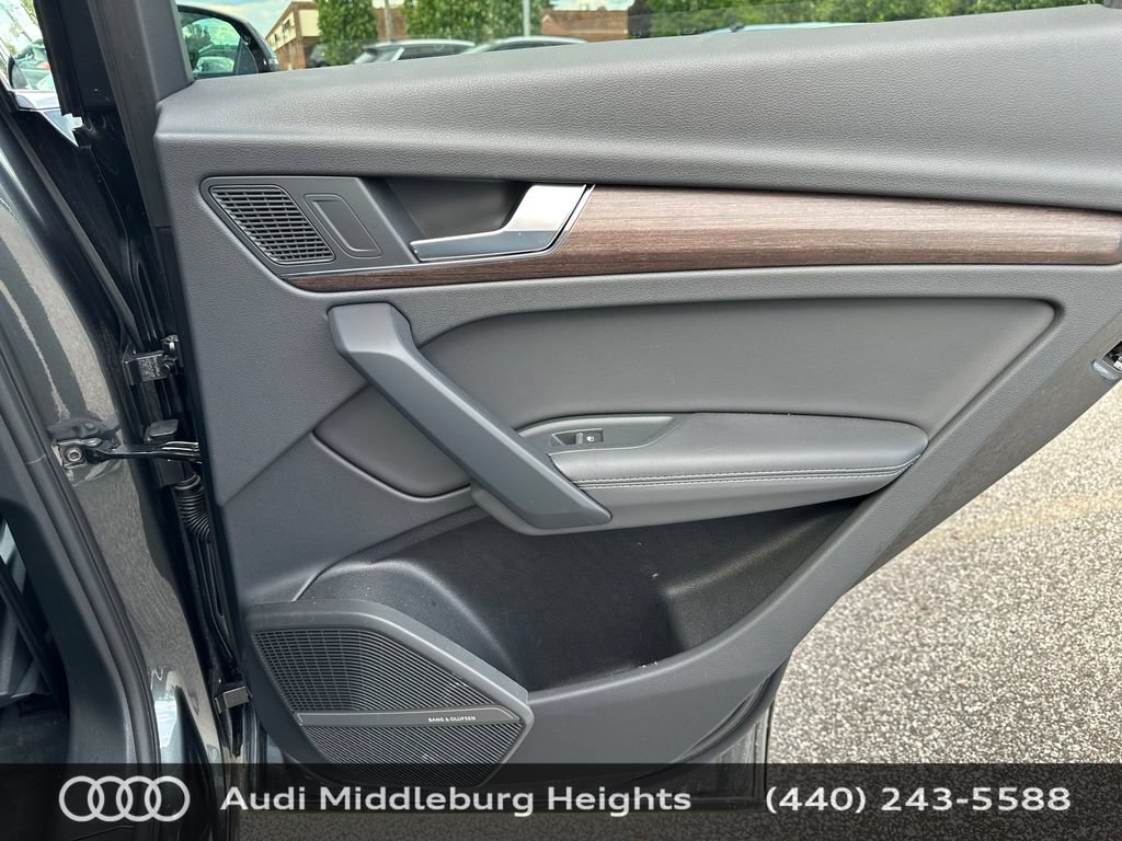 Certified 2025 Audi Q5 e Premium Plus w/ Premium Plus Package AWD/4WD image 33