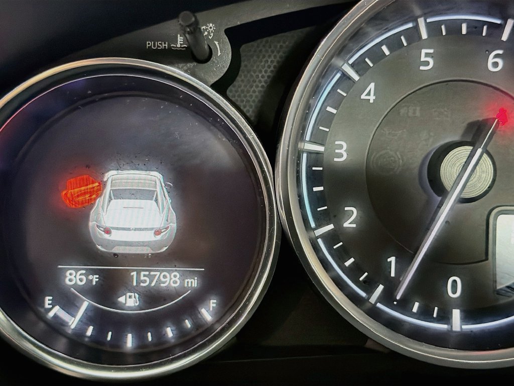 Used 2021 MAZDA MX-5 Miata RF Grand Touring RWD image 12