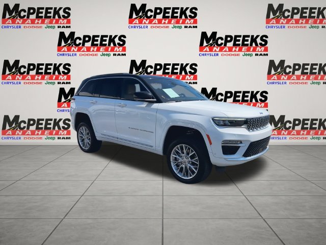 Used 2022 Jeep Grand Cherokee Summit w/ Luxury Tech Group V AWD/4WD image 2