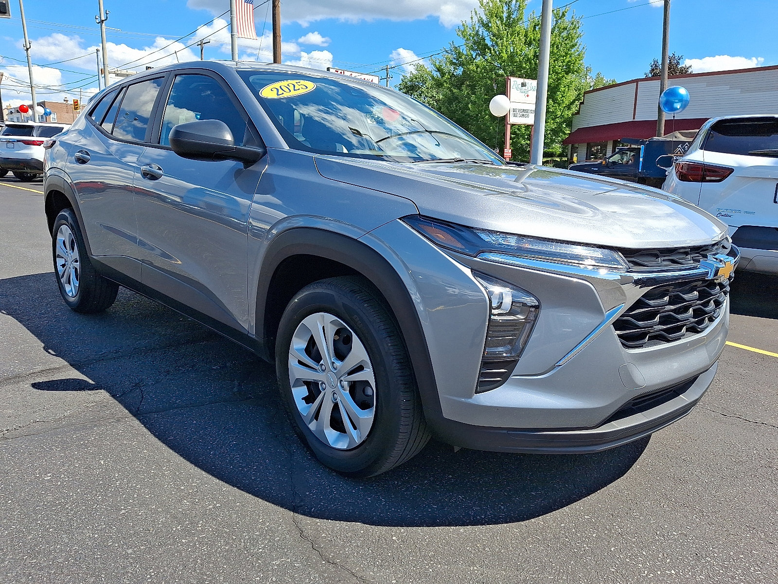 Used 2025 Chevrolet Trax LS image 7