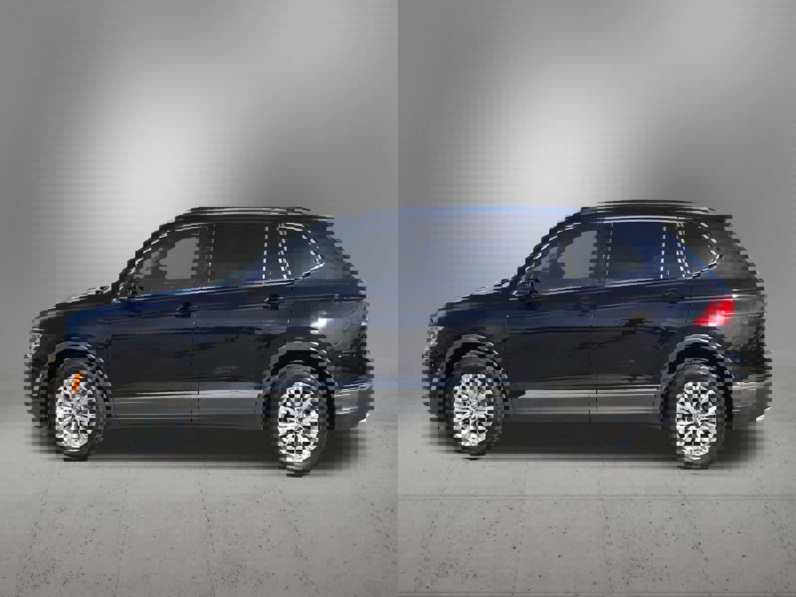 Used 2018 Volkswagen Tiguan SE image 3