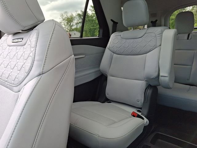 Used 2025 Ford Explorer Platinum w/ Ultimate Package AWD/4WD image 21