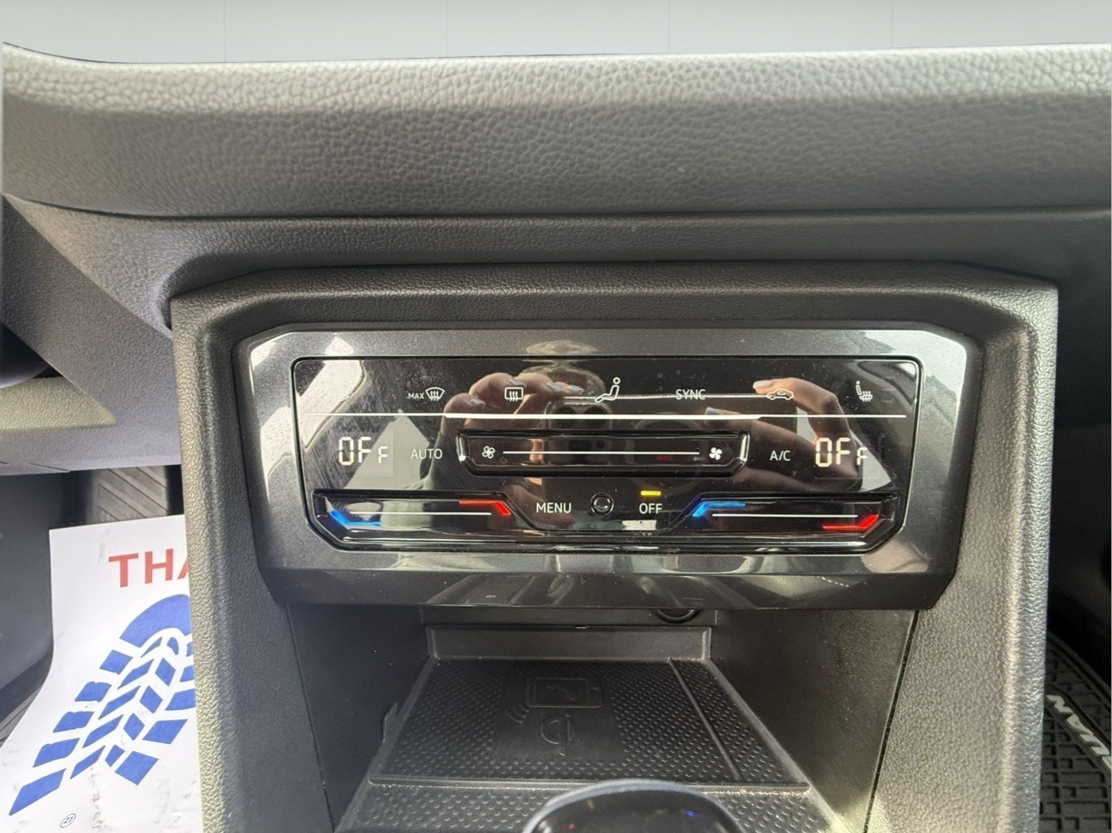 Used 2024 Volkswagen Tiguan SE AWD/4WD image 13