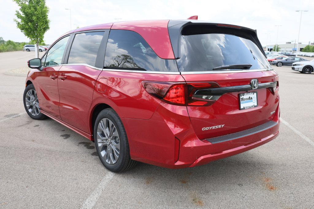 New 2026 Honda Odyssey Touring image 4