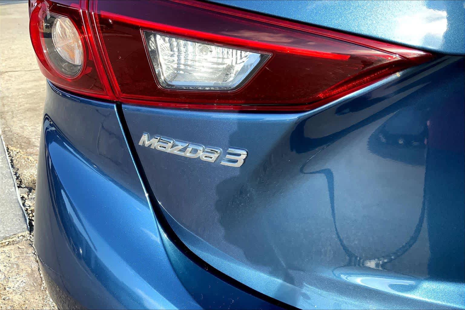Used 2017 MAZDA MAZDA3 Touring w/ Popular Equipment Package image 30