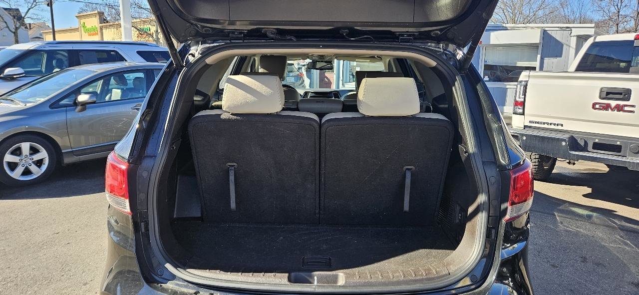 Used 2018 Hyundai Santa Fe SE Ultimate 3.3L Auto AWD image 21