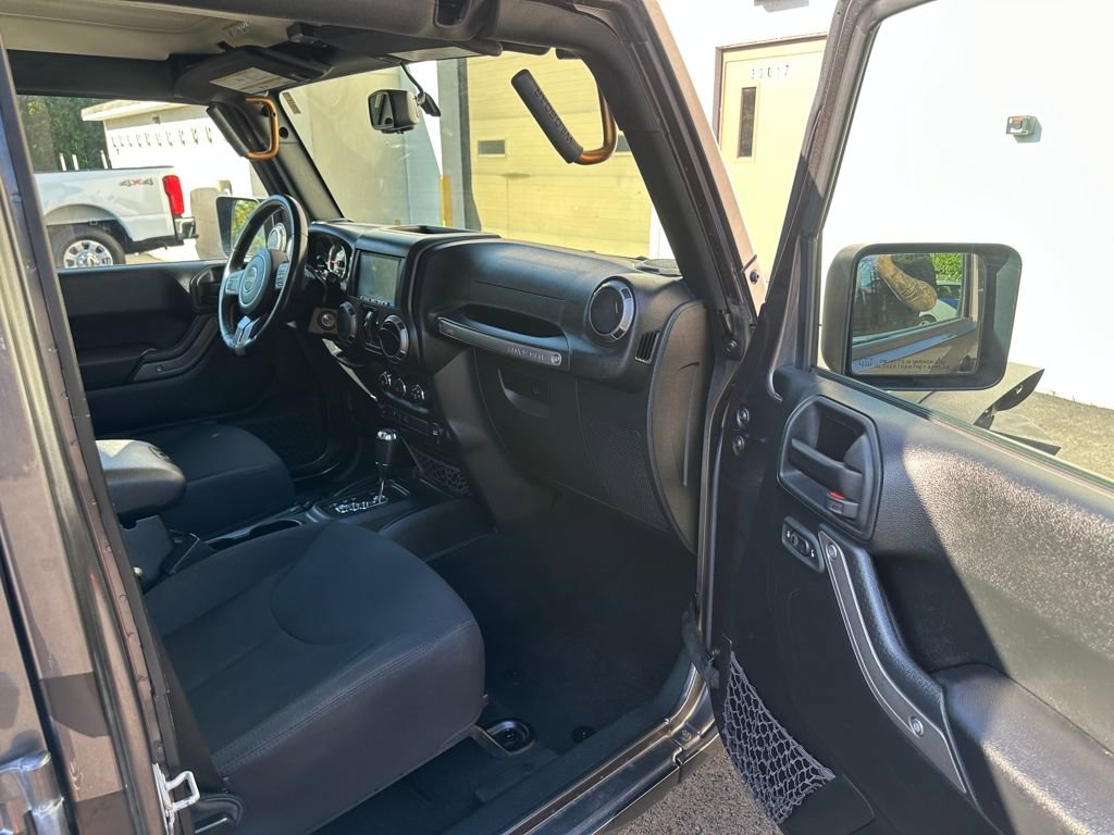 Used 2018 Jeep Wrangler Unlimited Sport S image 41