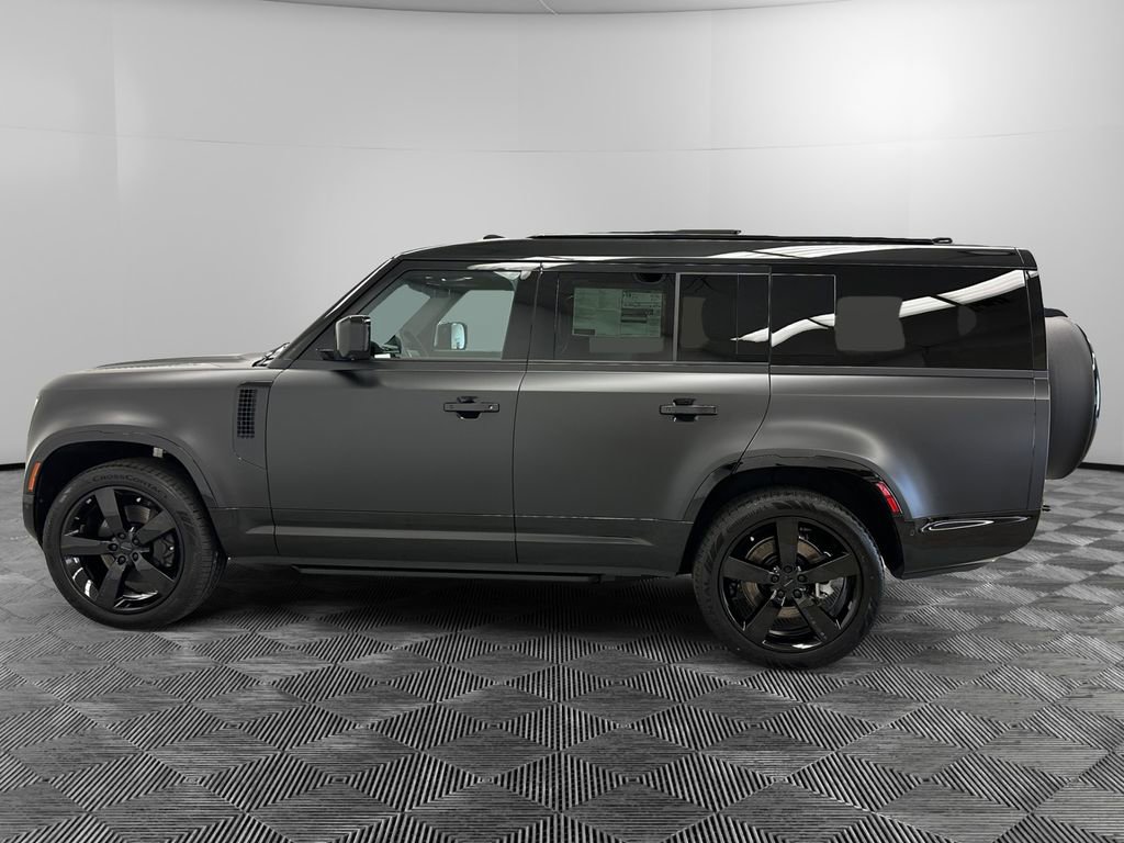 New 2026 Land Rover Defender 130 X-Dynamic SE AWD/4WD image 2