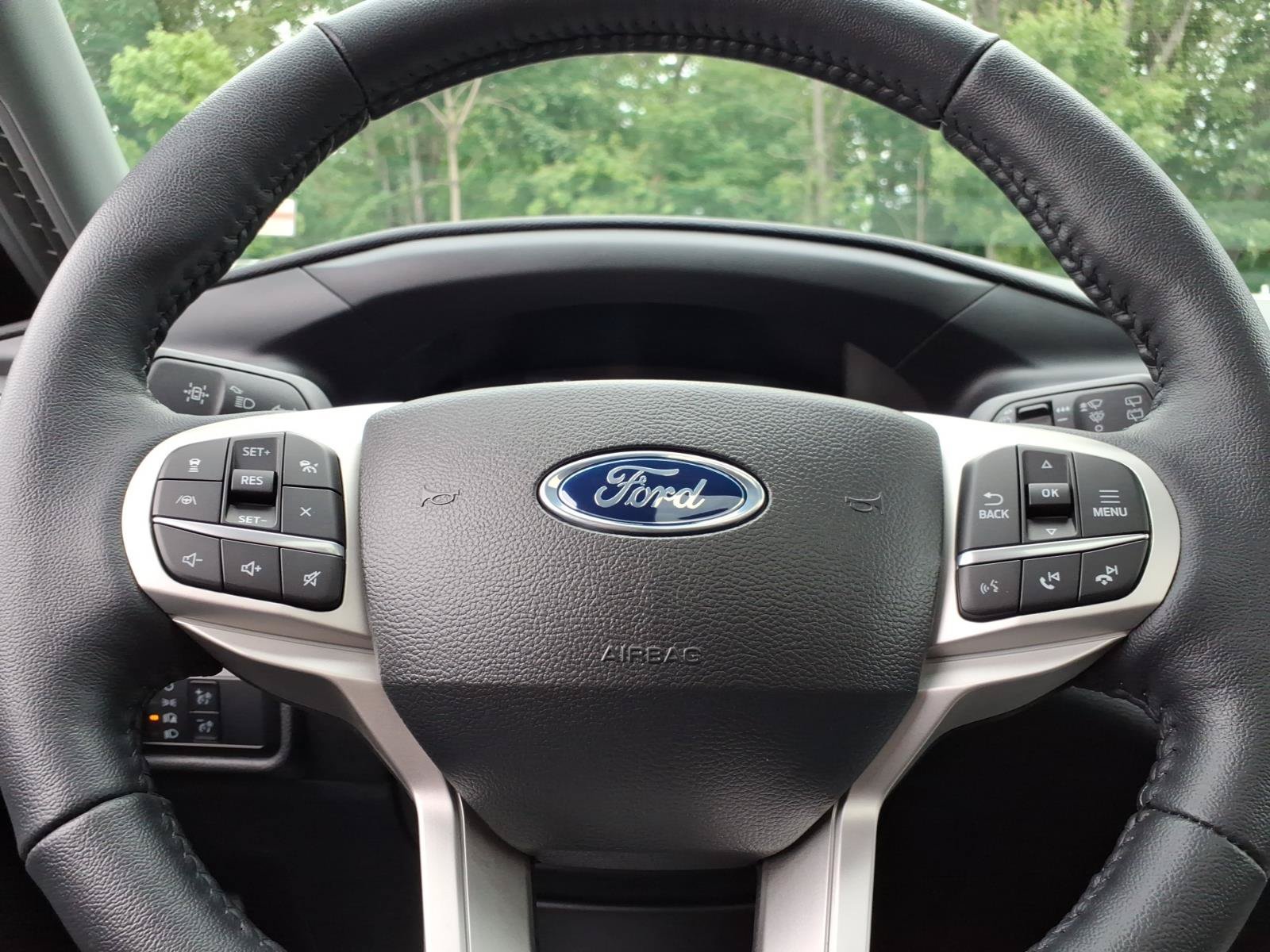 Used 2023 Ford Explorer Limited w/ Limited Technology Package AWD/4WD image 28