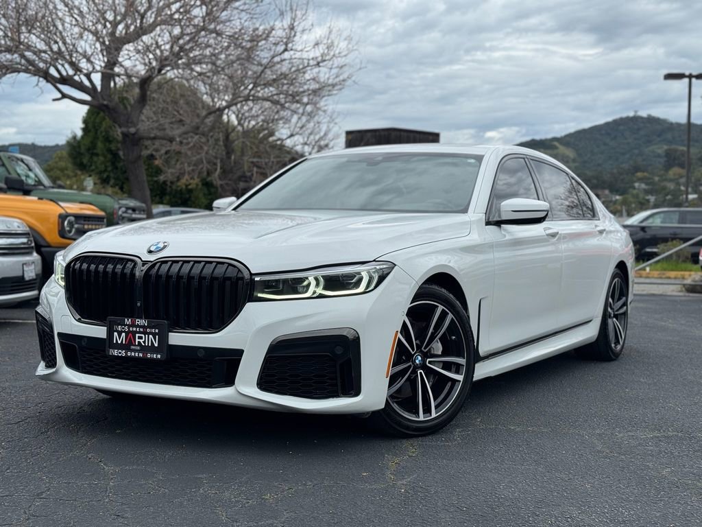 Used 2021 BMW 740i w/ M Sport Package RWD image 2