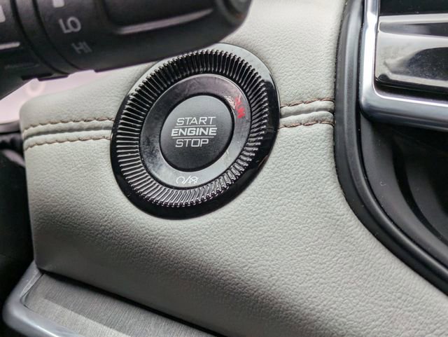 Used 2023 Jeep Compass Limited image 21