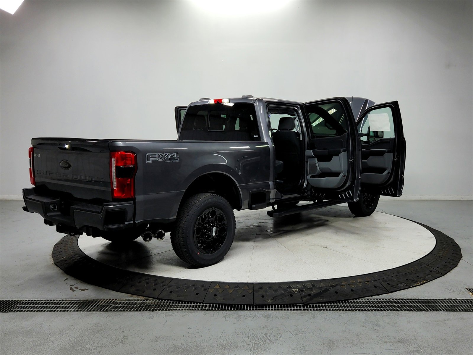 New 2026 Ford F250 XLT w/ XLT Premium Package image 15