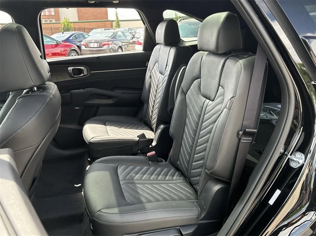 Certified 2025 Kia Sorento SX Prestige image 33