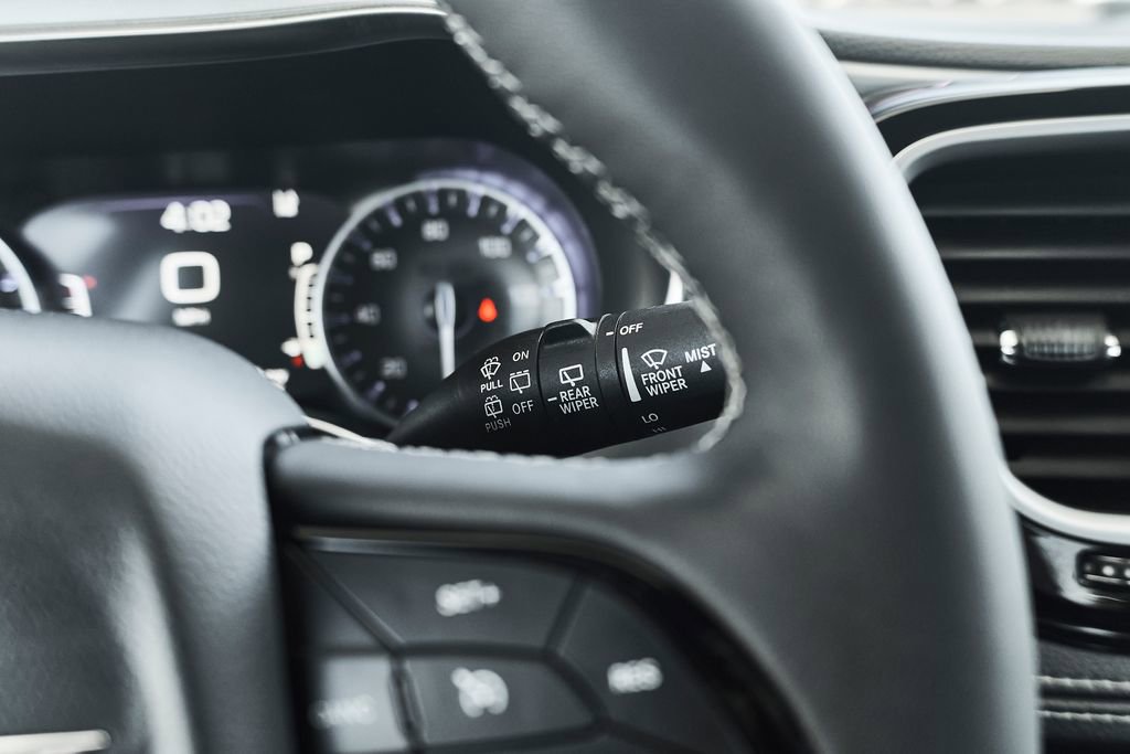 Used 2025 Chrysler Pacifica Limited FWD image 34