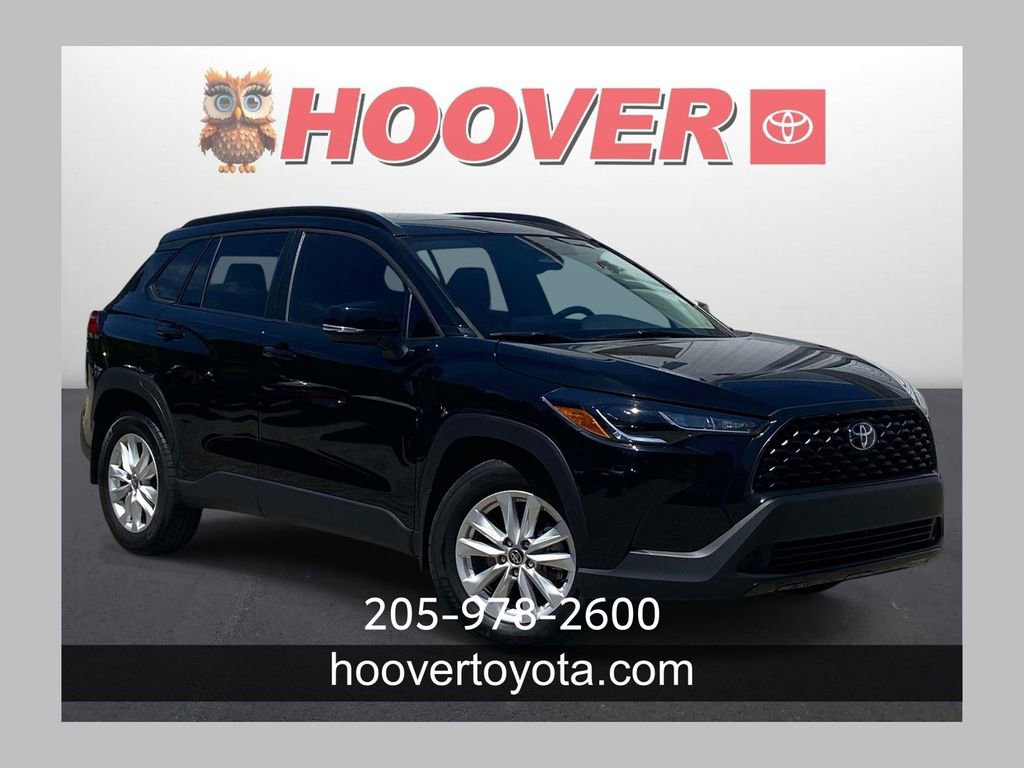 Used 2024 Toyota Corolla Cross LE w/ Moonroof Package FWD image 1