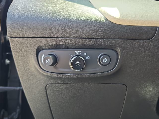 Used 2021 Buick Encore GX Preferred w/ Sport Touring Package FWD image 22
