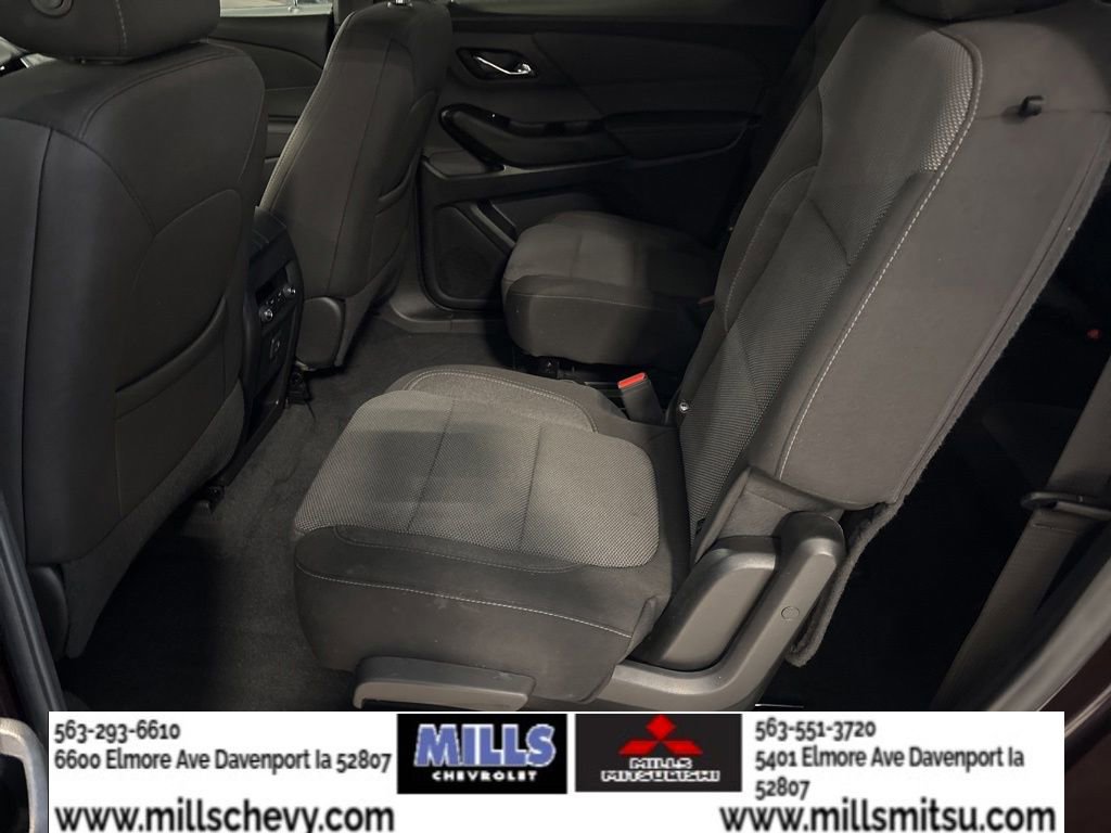 Used 2023 Chevrolet Traverse LT FWD image 12