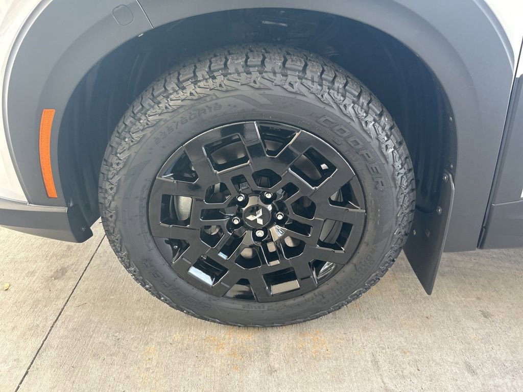 New 2025 Mitsubishi Outlander Trail Edition image 15